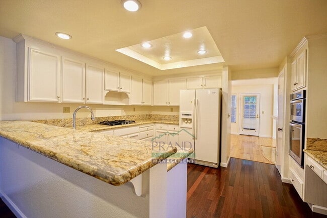 Building Photo - 5 Partridge Ct