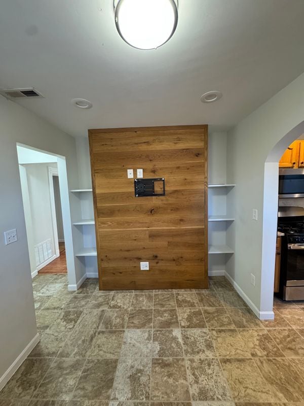 Building Photo - 164 Crest Ave