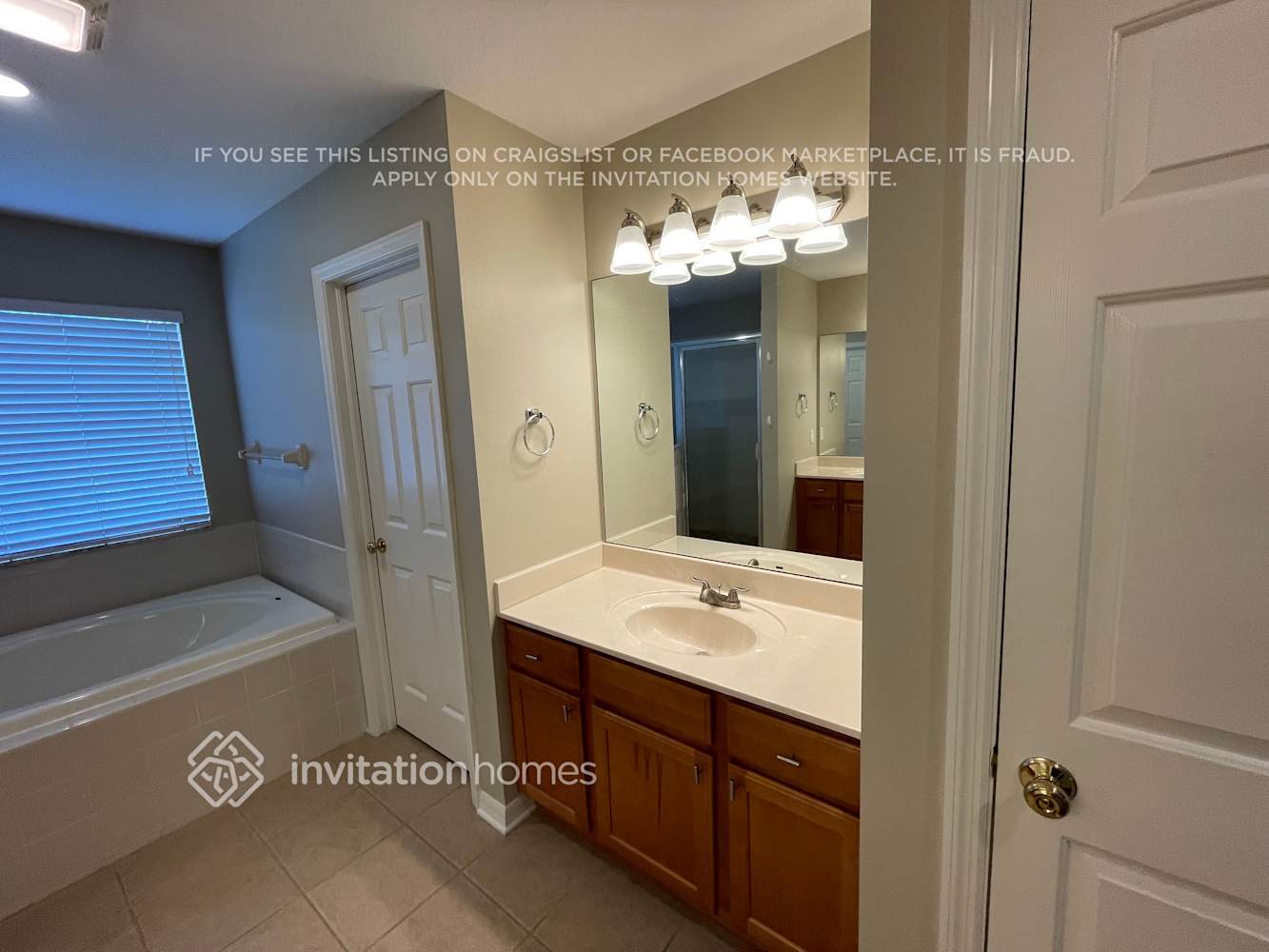 Building Photo - 12819 Solola Way