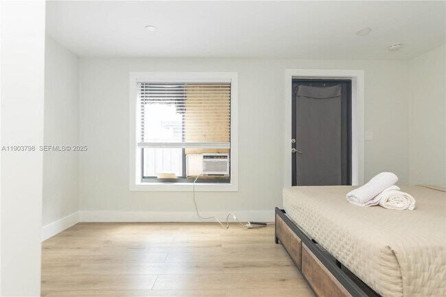 Building Photo - 2360 SW 12th St