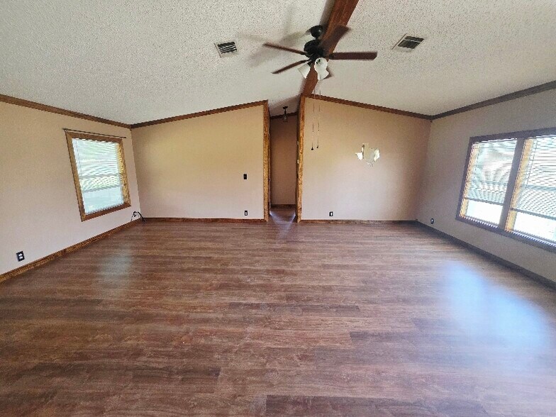 Building Photo - 119 Hoot Owl Hollow