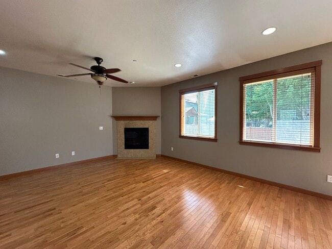 Building Photo - 1961 Nelson St