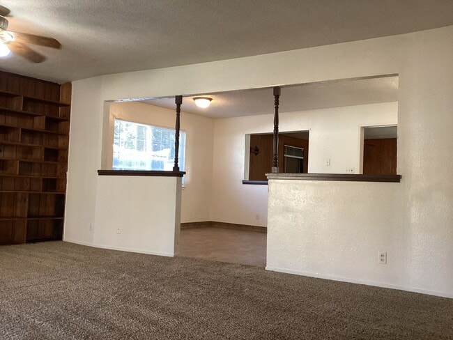 Building Photo - 487 W San Jose Ave