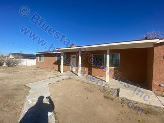 Building Photo - Just Listed in Victorville