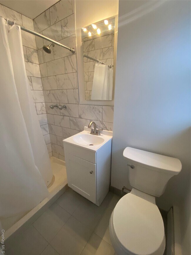 Building Photo - 151-55 20th Rd