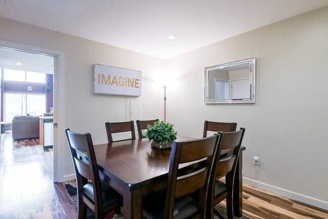 Building Photo - 350 N 2nd St