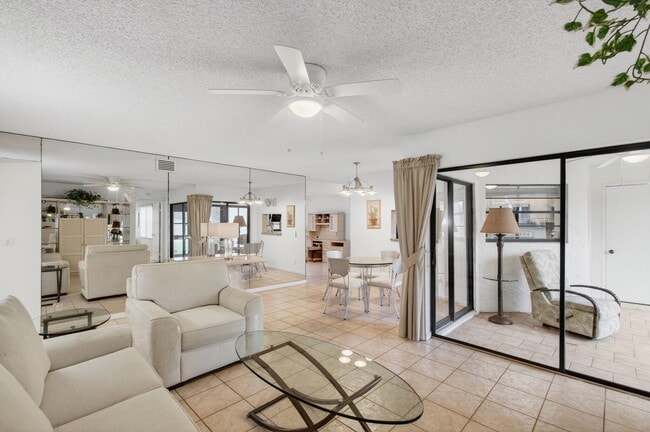 Building Photo - 5851 Parkwalk Dr