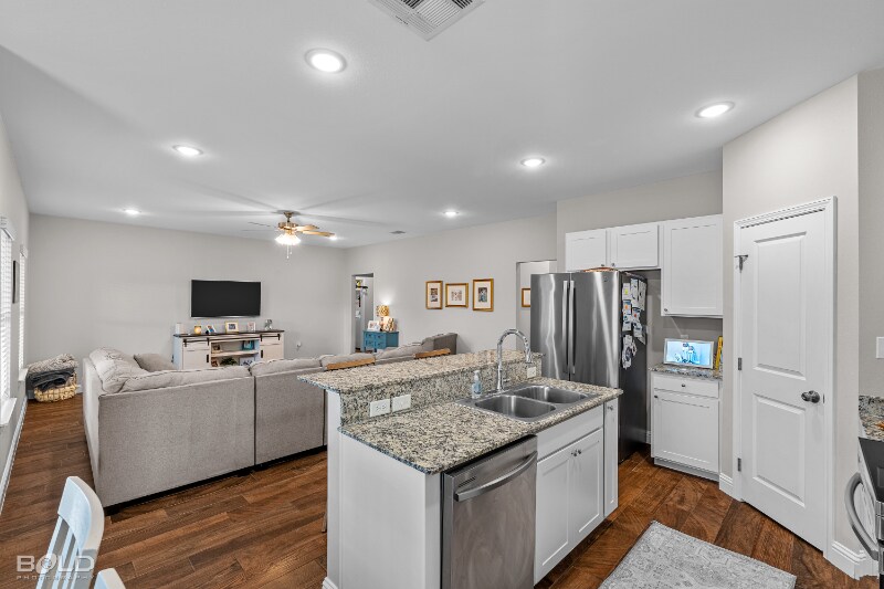 Building Photo - 1071 BAYOU BAY COURT