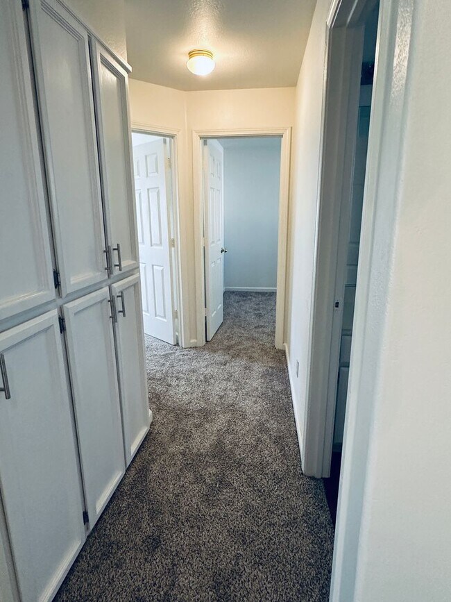 Building Photo - Elk Grove - HOUSE  FOR RENT!