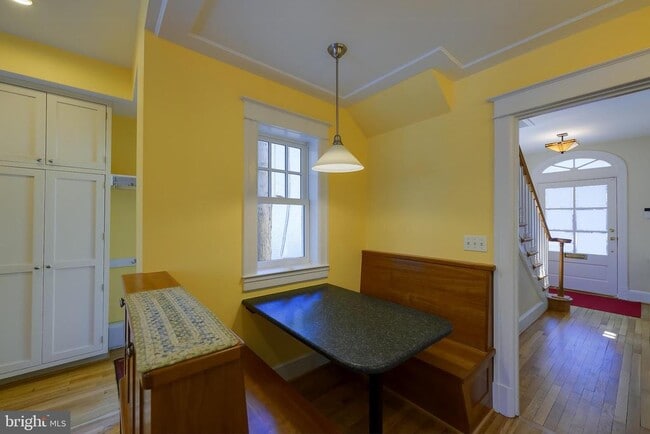 Building Photo - 5717 Chevy Chase Pkwy NW