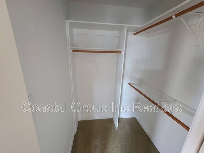 Building Photo - 2309 Wake Forest St