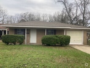 Building Photo - Long Beach 3 Bedroom