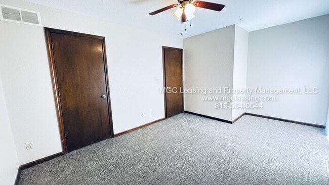 Building Photo - Millwood Townhomes with view of Lake Tapawingo from your bedroom balcony