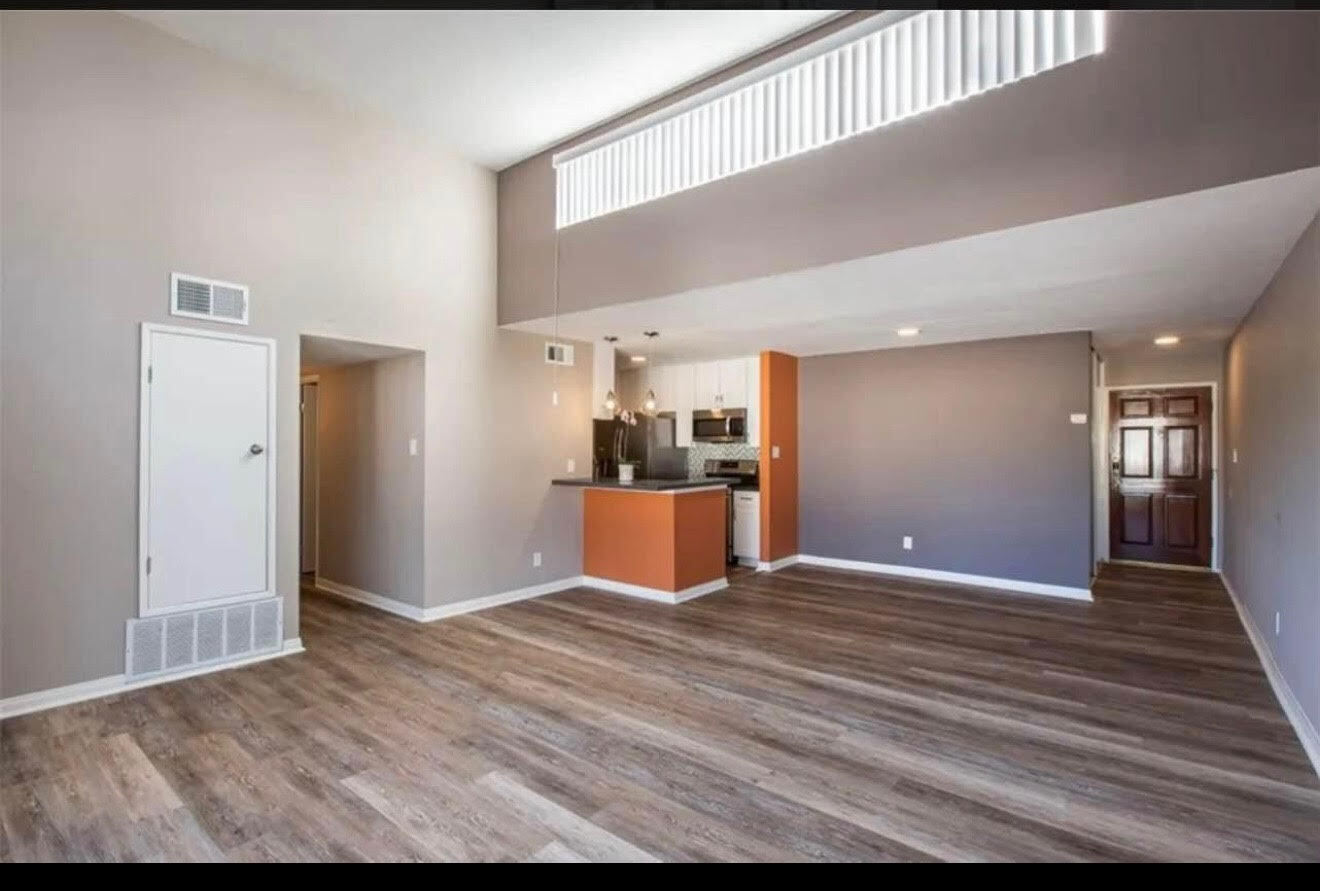 high Ceiling - 5700 Etiwanda Ave