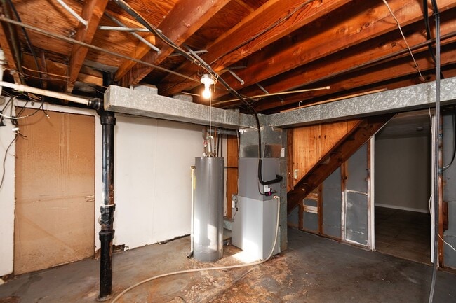 Building Photo - 8318-8320 Wabash Ave