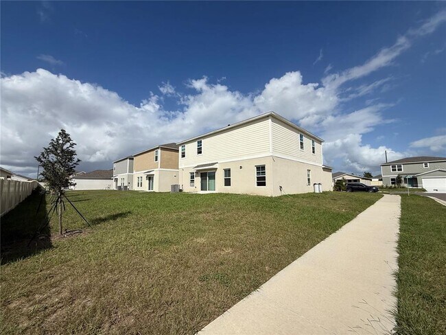 Building Photo - 3464 Dahlia Dr