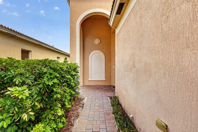 Building Photo - 5614 Sunberry Cir