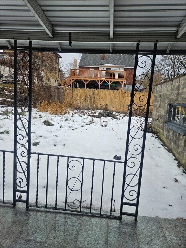 Building Photo - 106 Hayes Ave