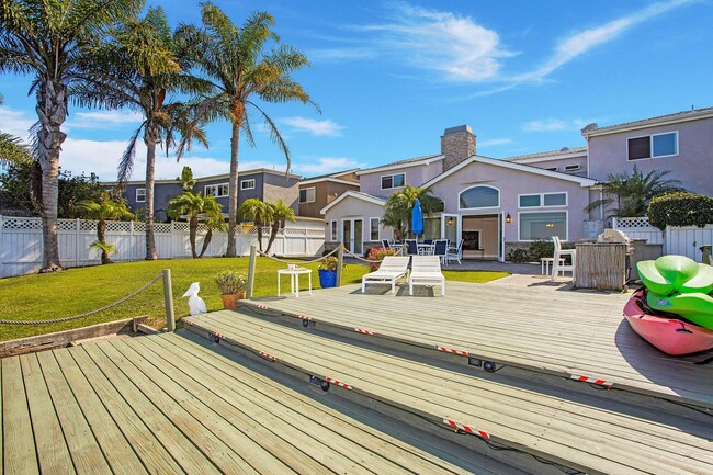 Building Photo - 218 Highland St