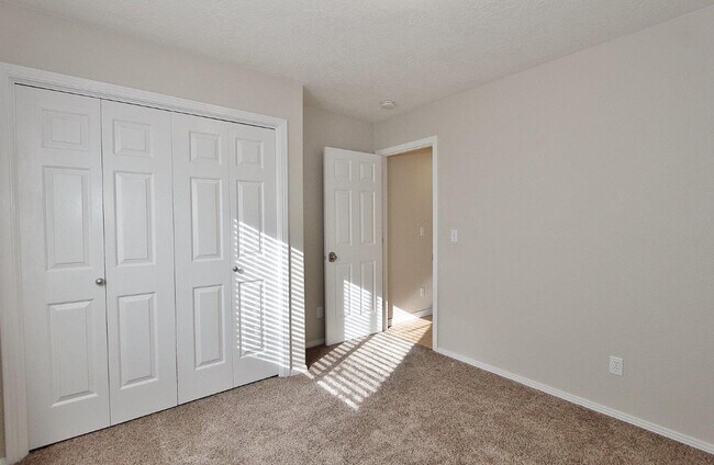 Building Photo - 1803 W Mulhuland Ct