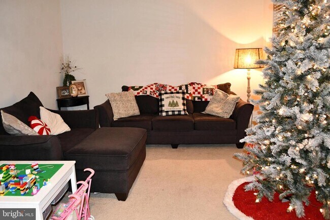 Building Photo - 848 Chestnut Ridge Dr