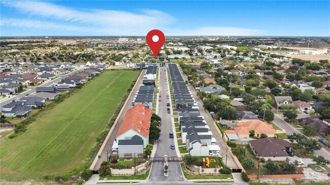 Building Photo - 21 West Dr