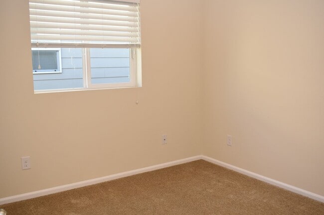 Building Photo - 18034 16th Ave Ct E