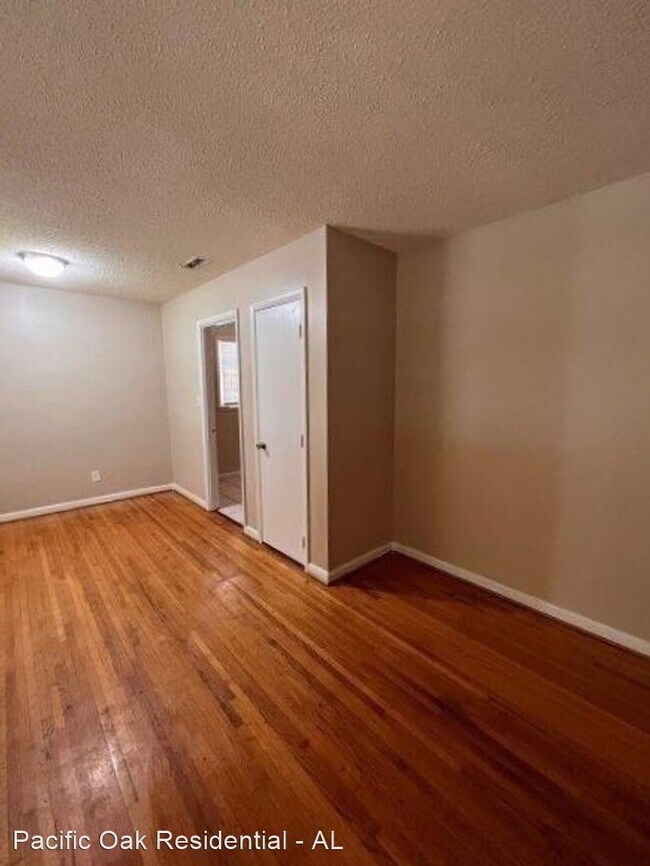 Building Photo - 3 br, 1 bath House - 108 16th Court Cir NE