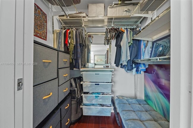 Building Photo - 650 West Ave