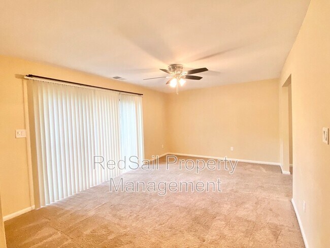 Building Photo - 1058 Willow Green Dr