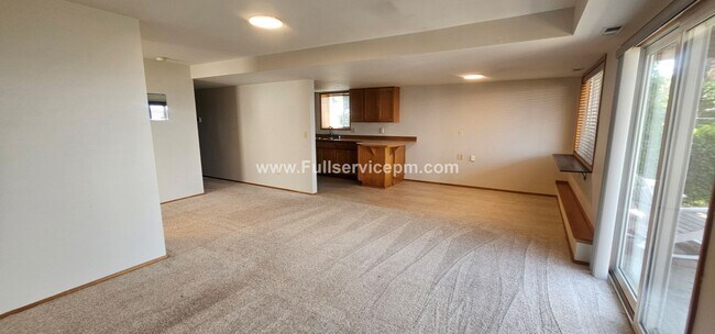 Building Photo - Quiet and charming 1 bedroom 1 bath DS apartment in Redondo Beach house