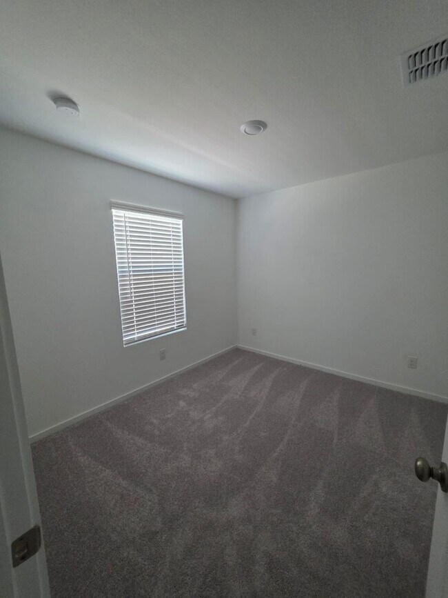 Building Photo - NEWLY BUILT 3 bedroom 2.5 Bath for rent!!!