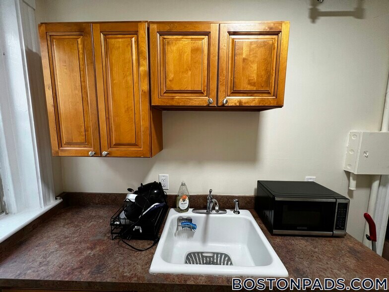 Building Photo - 55 Park Dr