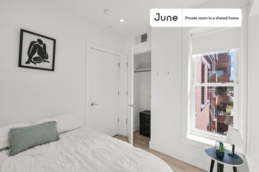 Building Photo - Room in Shared 4 bed/2 bath home in Dupont Circle