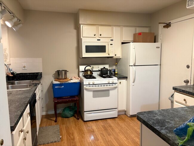 Building Photo - 8928 Steven Dr