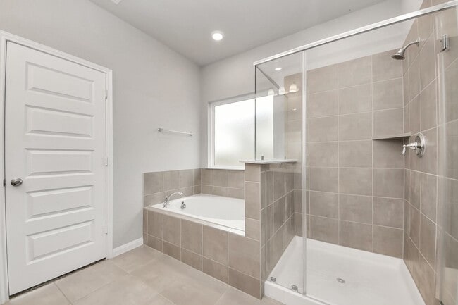 Building Photo - 7206 Melrose Ln