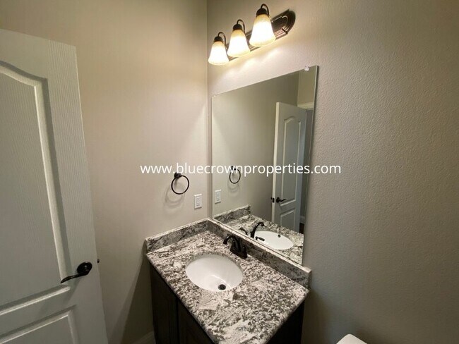 Building Photo - 5211 Pentridge Dr