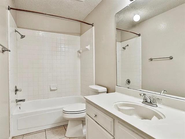 Building Photo - 2700 Amberton Pl