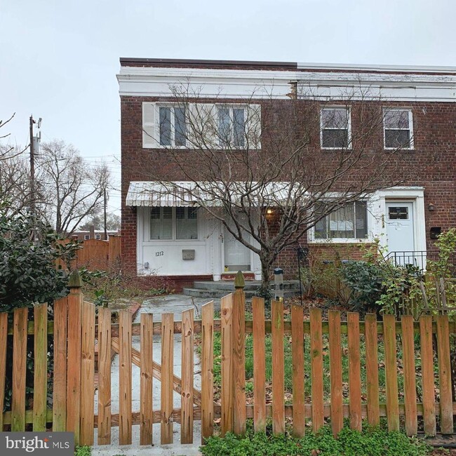 Primary Photo - 1212 Wilkes St