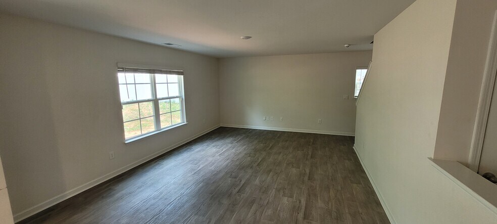 Building Photo - 4712 Black Forest Dr