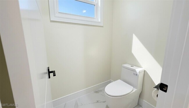 Building Photo - 1821 Desoto Blvd N