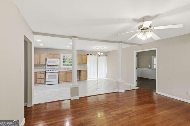 Building Photo - 1370 Blackwell Rd