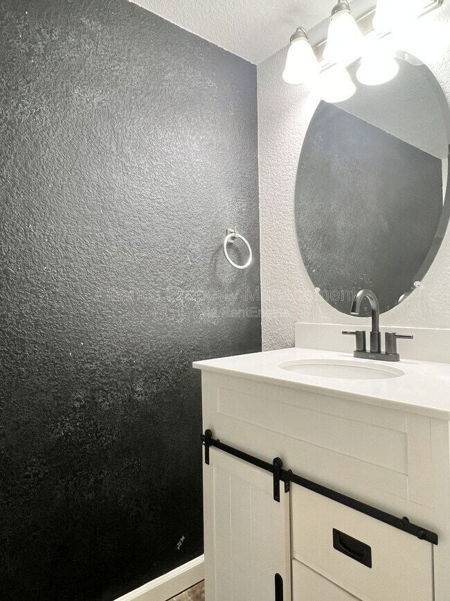 Building Photo - 2260 Covenant Heights