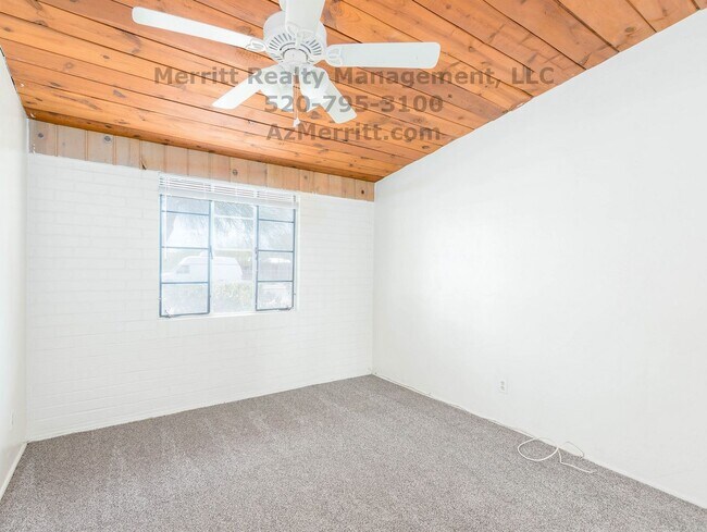 Building Photo - Perfect 3 bdrm 2 bath home in quiet centra...