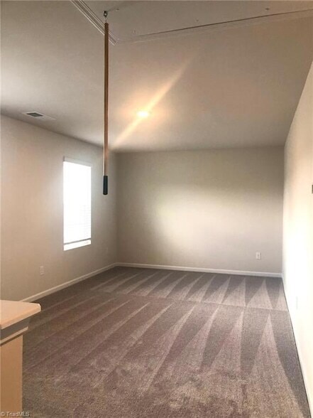 Building Photo - 1747 Mallard Dr