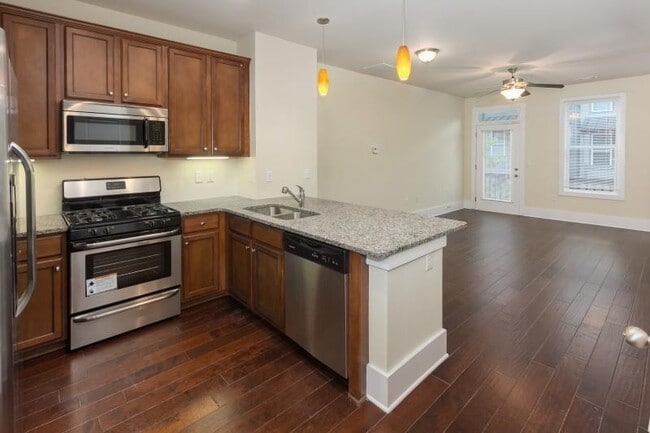 Building Photo - 2189 Old Georgian Terrace