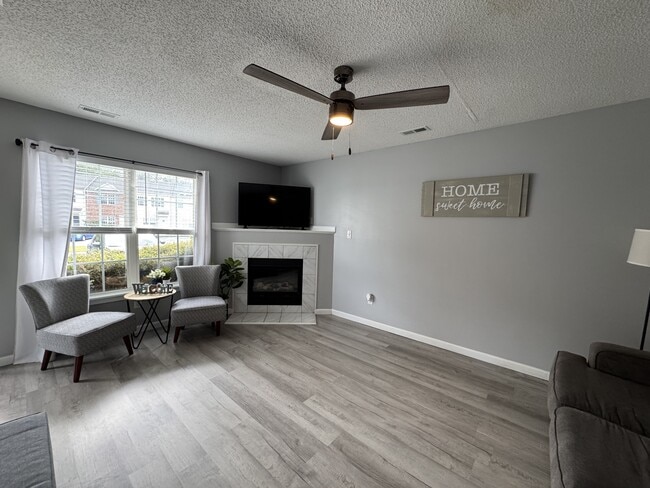 Building Photo - 205 Pinegrove Ct