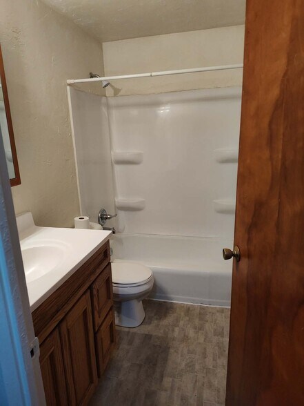 Building Photo - 1114 Western Ave