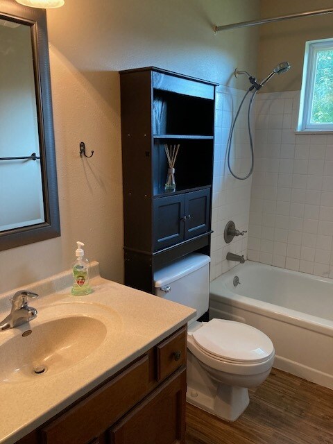 Building Photo - 1202 12th Ave