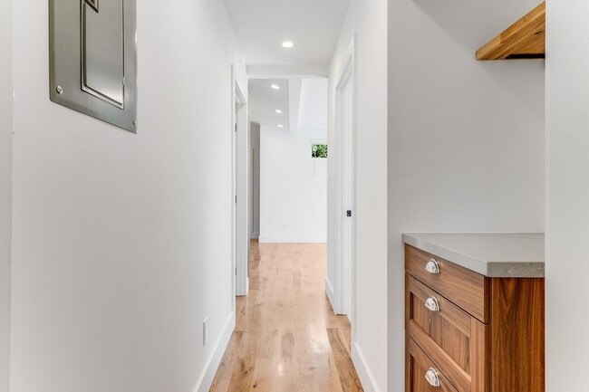 Building Photo - 2320 Alta St